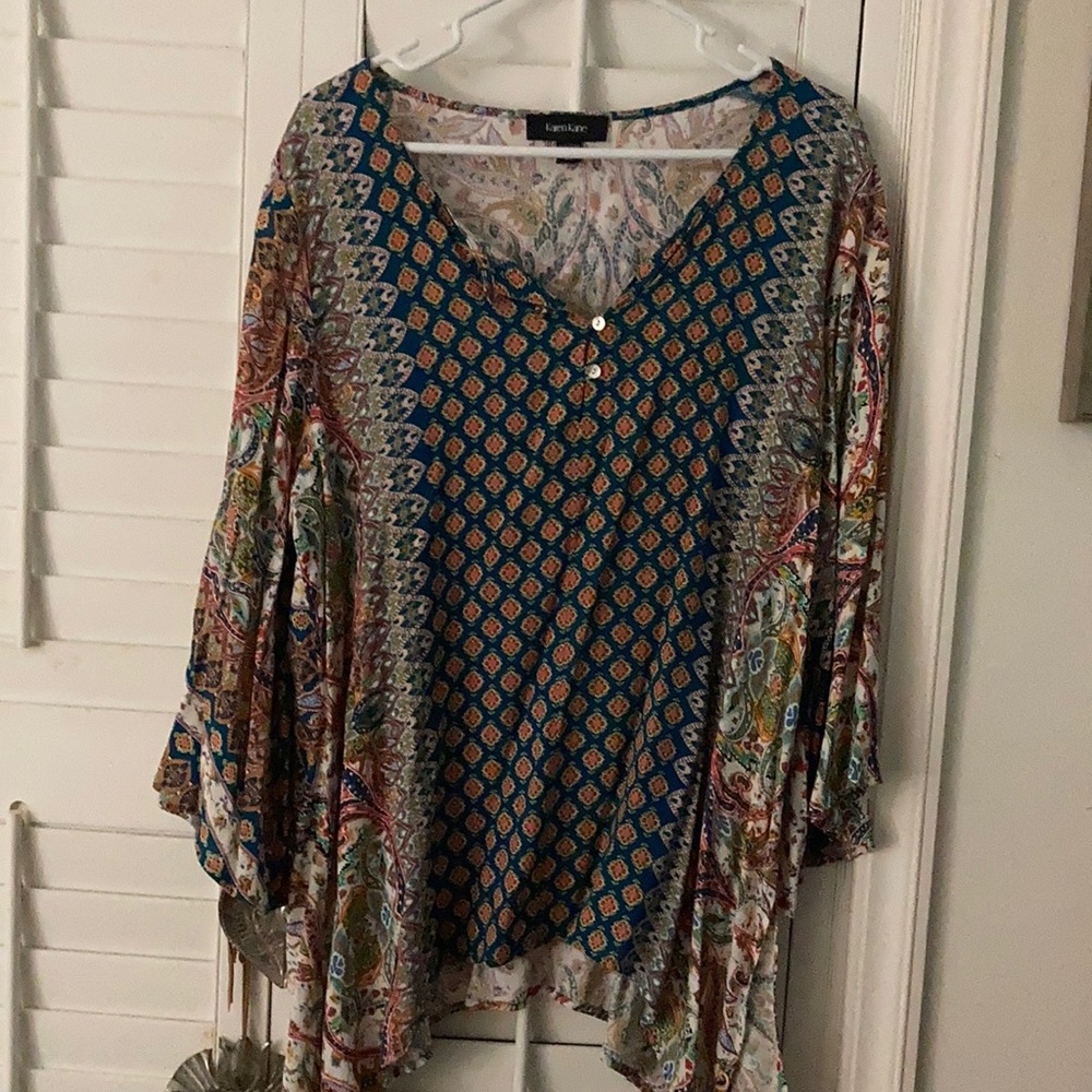 Karen Kane multi colored shirt